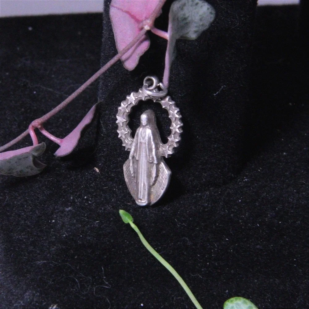 Creed Sterling Silver Virgin Mary Medal Pendant 12 Stars Halo Religious Vintage‎